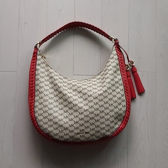 Michael Kors Handbags - Mickael Kors
